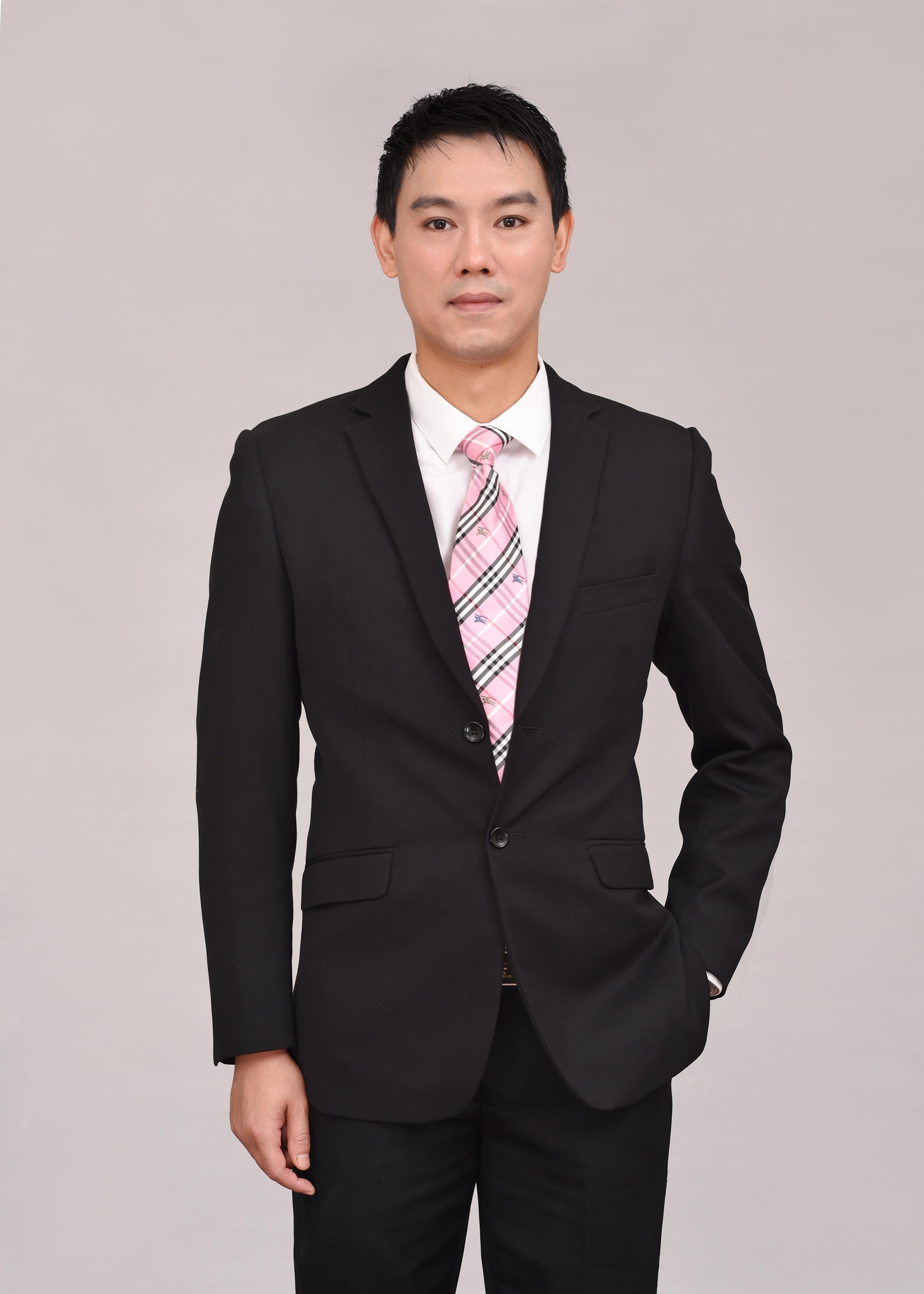 叶素华 跟组制片负责人
